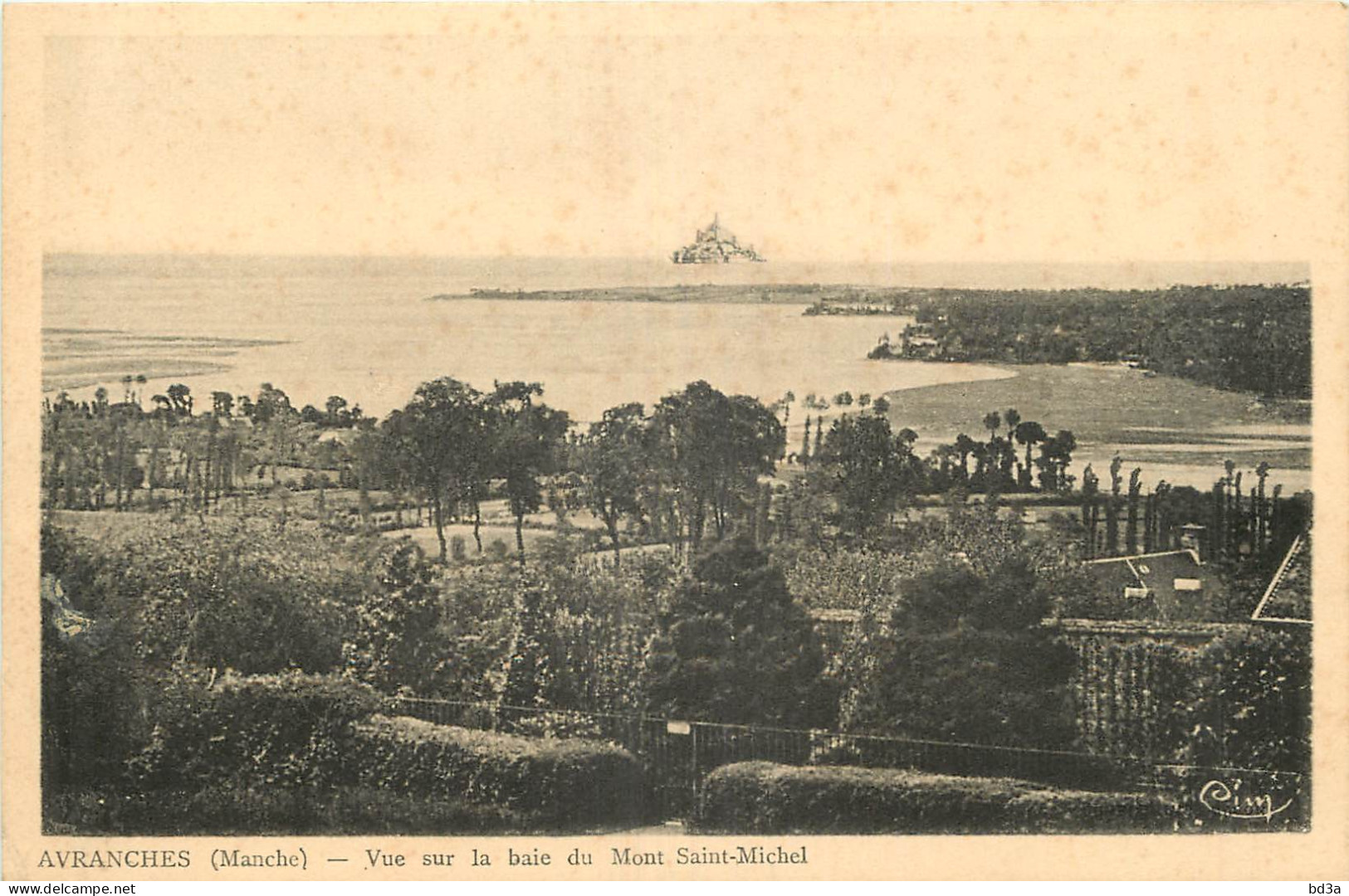 50 - AVRANCHES - VUE SUR LA BAIE DU MONT SAINT MICHEL - Avranches