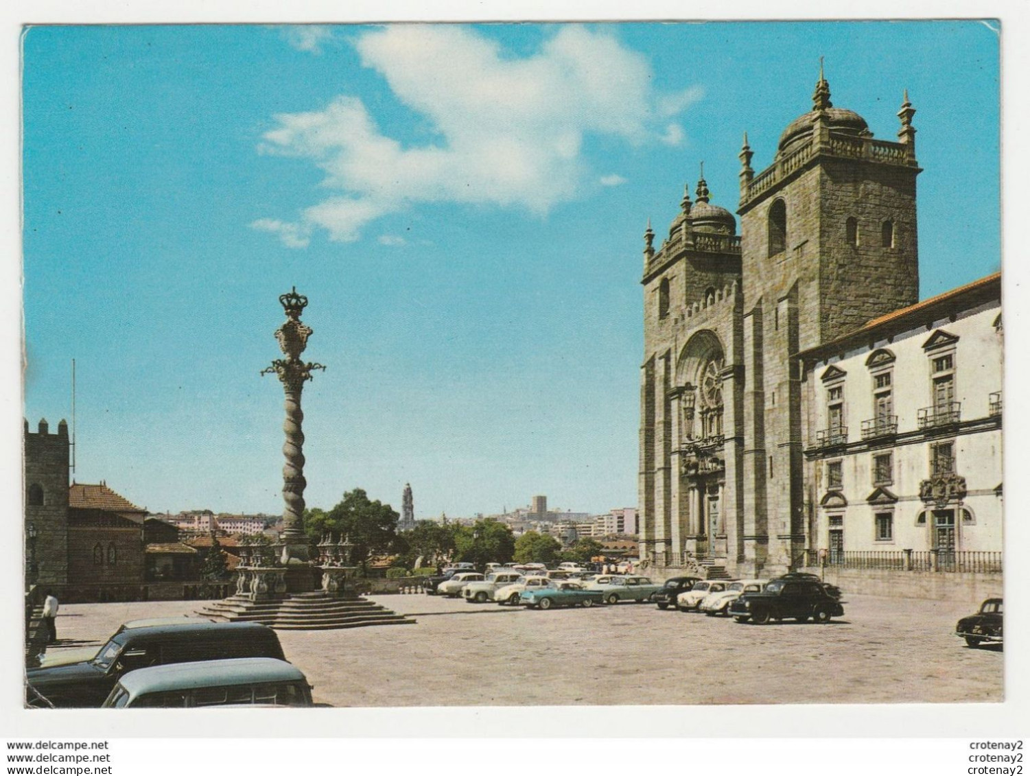 Portugal PORTO N°6 Cathédrale Place De D. Afonso Henriques En 1975 VW Käfer Studebaker ? - Porto
