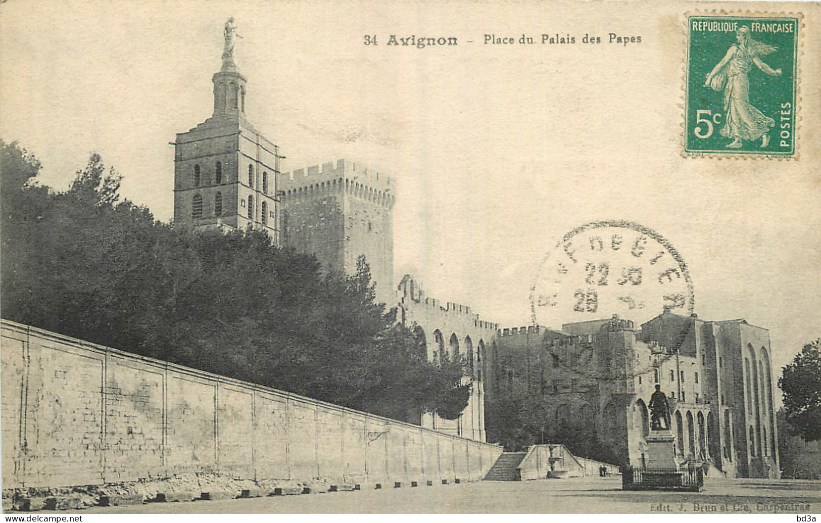 84 - AVIGNON -  PLACE DU PALAIS DES PAPES - Avignon