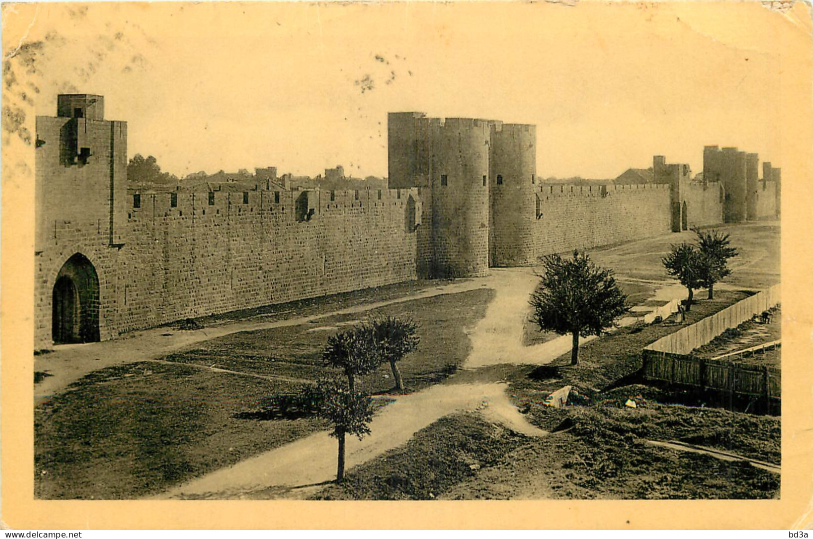 30 - AIGUES MORTES - REMPARTS - Aigues-Mortes