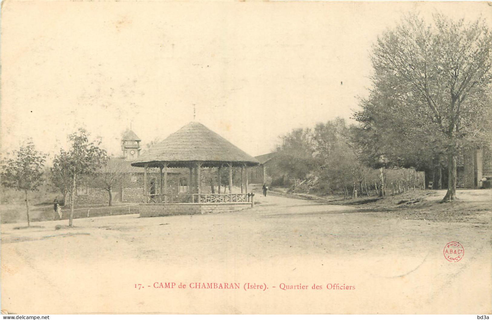 CAMP DE CHAMBARAN - ISERE - QUARTIER DES OFFICIERS - Casernes