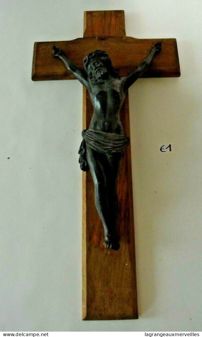 E1 Magnifique Christ Sur La Croix - Métal Et Bois - Religion - Godsdienst & Esoterisme