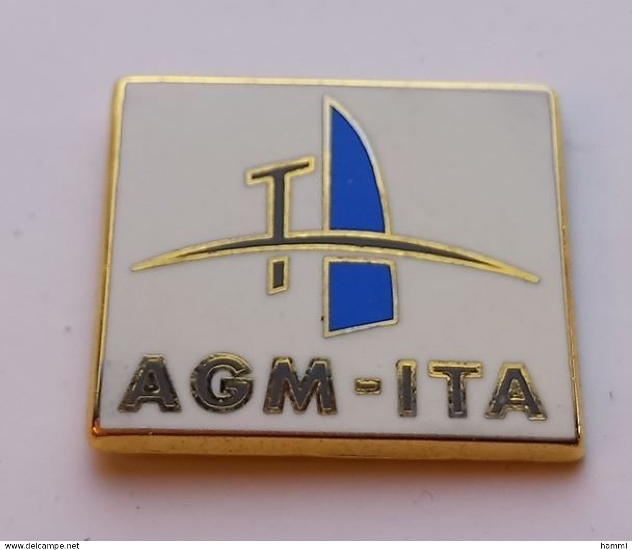 V72 Pin's AGM ITA Amicale Génie Maritime Ingénieurs ENSTA à PALAISEAU Signé Arthus Bertrand Achat Immédiat - Arthus Bertrand