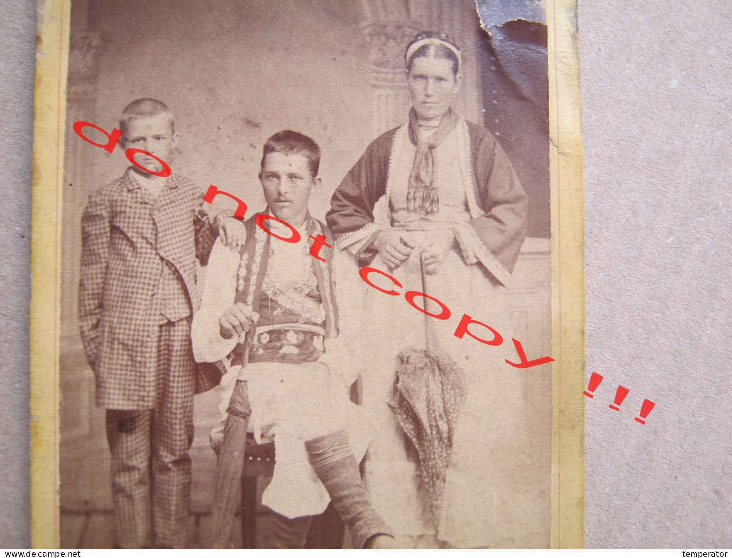 Serbia / Kragujevac - Foto: S. Stojanović - In Traditional Costumes ... ( Old Photo On Cardboard ) - Servië