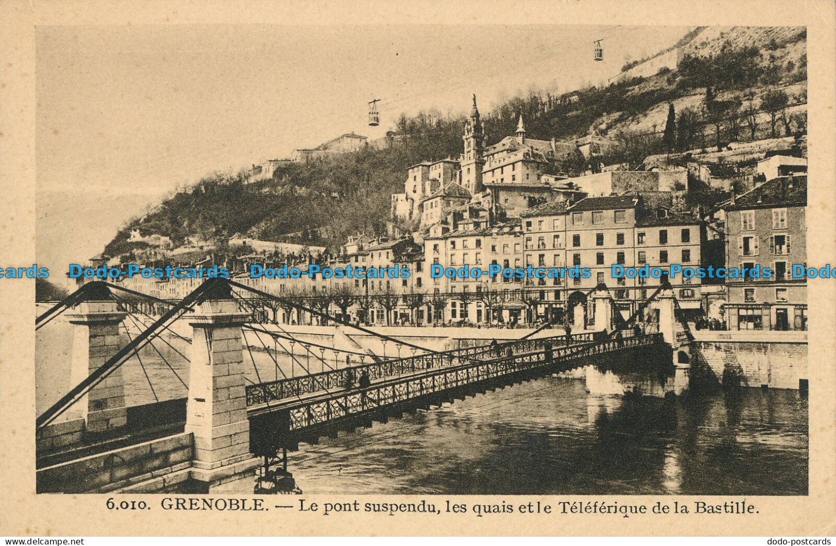 R033576 Grenoble. Le Pont Suspendu Les Quais Et Le Teleferique De La Bastille. A - World