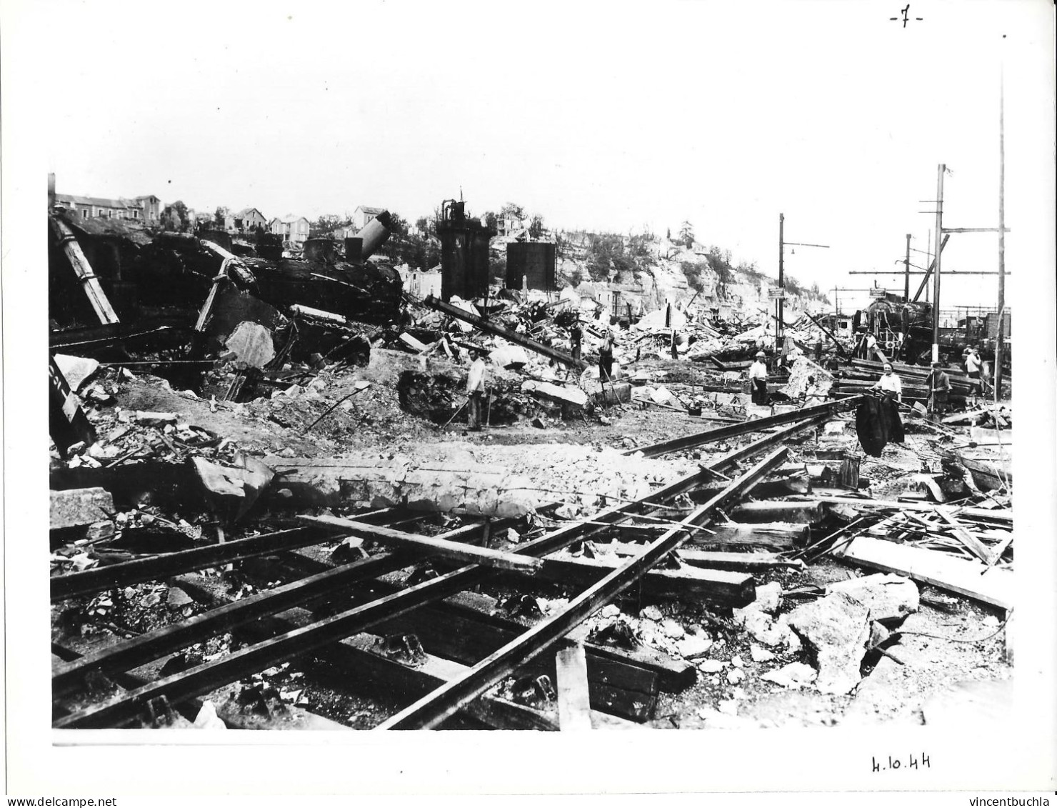 Grande Photo SNCF Gare De Poitiers  4 10 1944 Destruction Seconde Guerre Mondiale WW2 24x18 Cm Animée - Trains