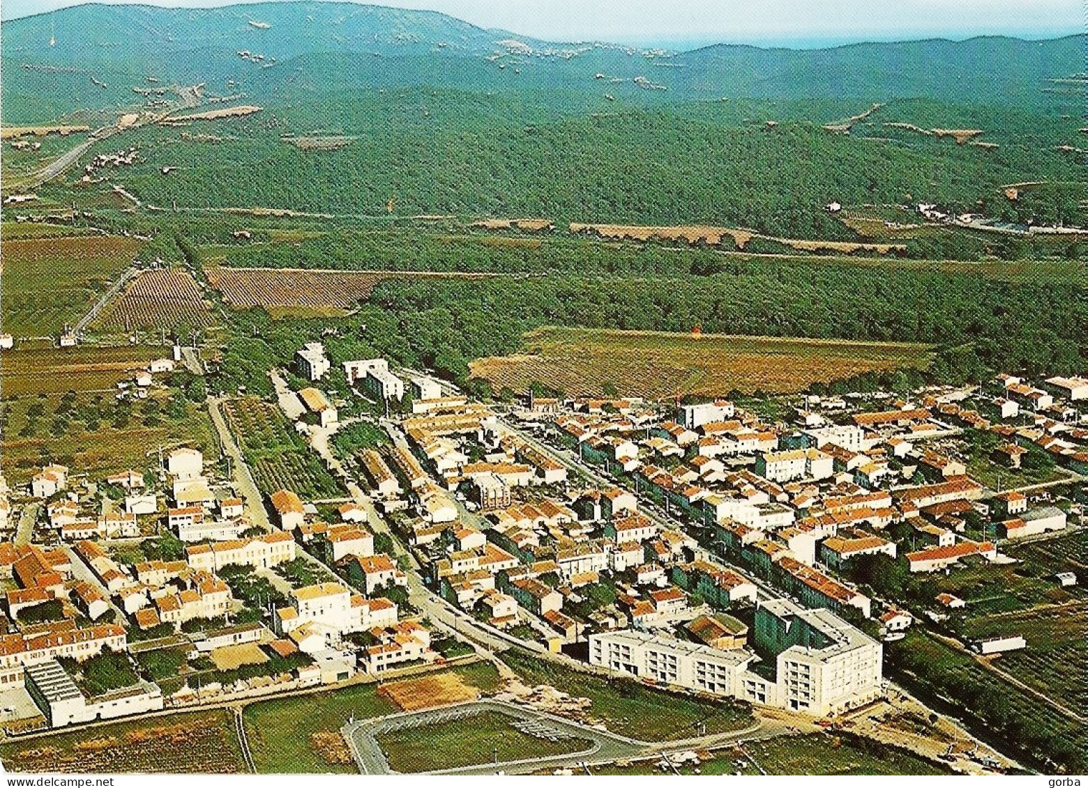 *CPM  - 83 - LA LONDE LES MAURES - Vue Aérienne - La Londe Les Maures