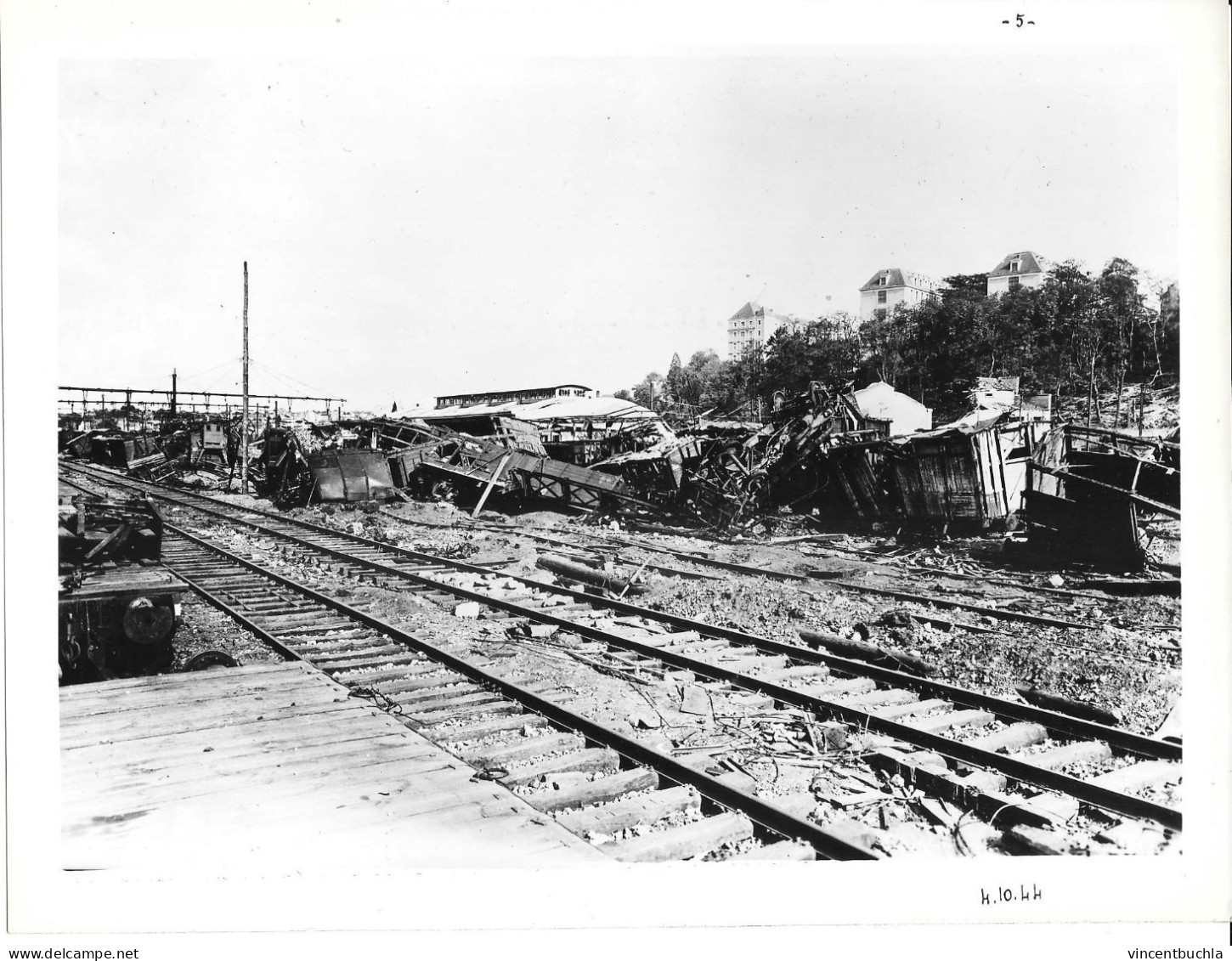 Grande Photo SNCF Gare De Poitiers  4 10 1944 Destruction Seconde Guerre Mondiale WW2 24x18 Cm Animée - Treinen