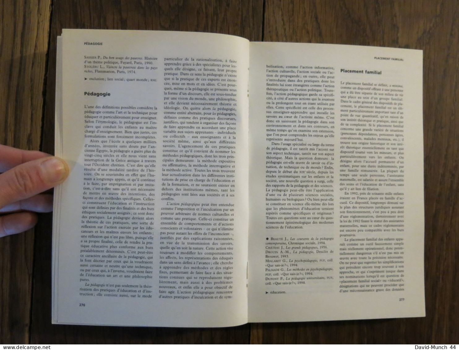 Dictionnaire critique d'action sociale dirigé par Jean-Yves Barreyre. Bayard éditions, Collection Travail Social. 2002