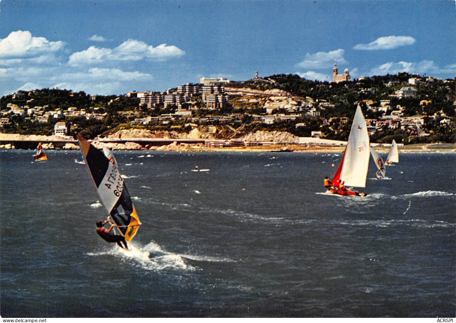 13 Marseille Promenade De La Corniche Carte Vierge Non Voyagé (scan R\V )  N° 8 \MO7022 - Endoume, Roucas, Corniche, Spiaggia