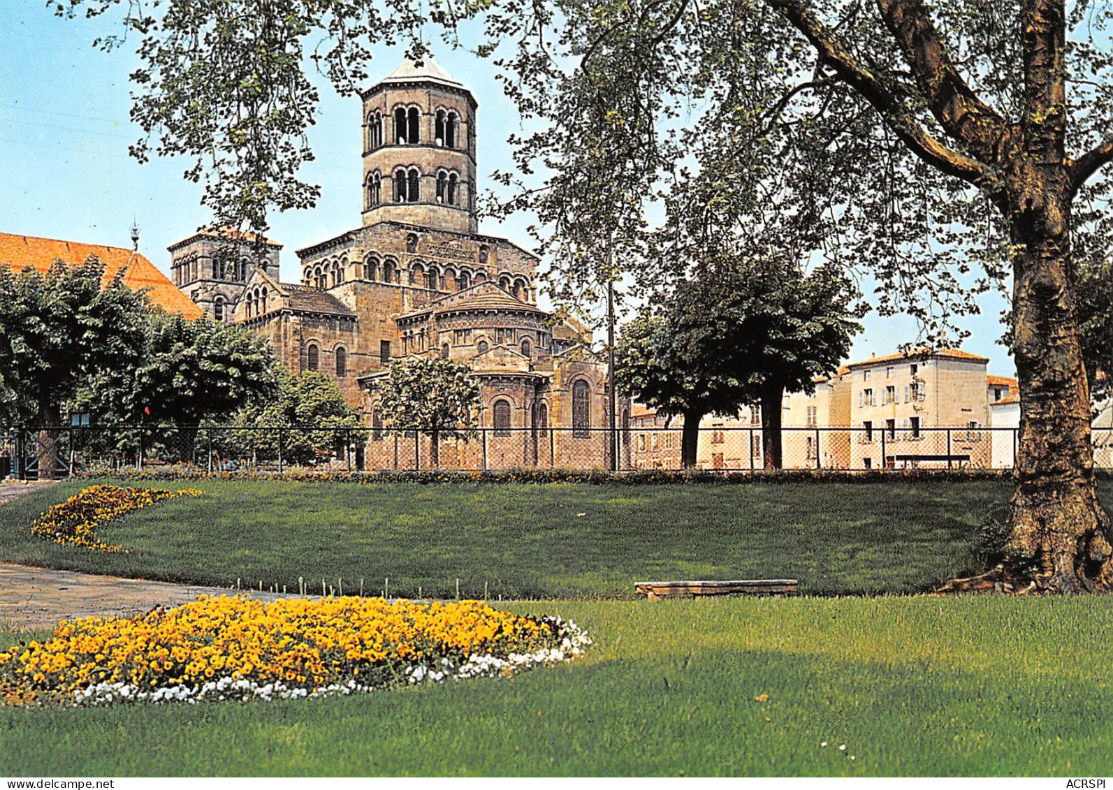 63 ISSOIRE église St Austremoine  Carte Vierge  édition Artaud (Scans R/V) N° 48 \MO7034 - Issoire