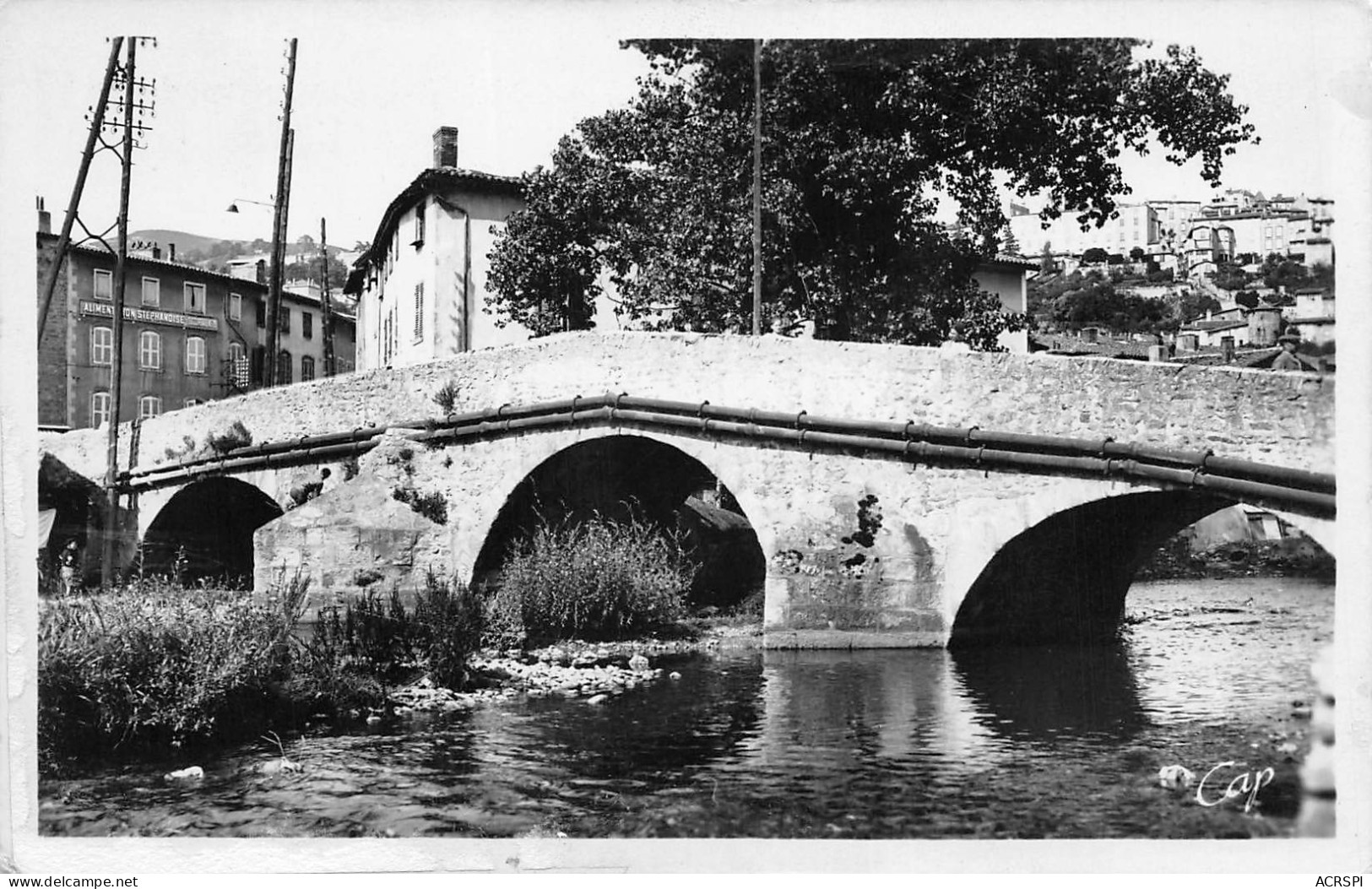 63 THIERS Le Pont Du Moutier  (Scans R/V) N° 90 \MO7043 - Thiers