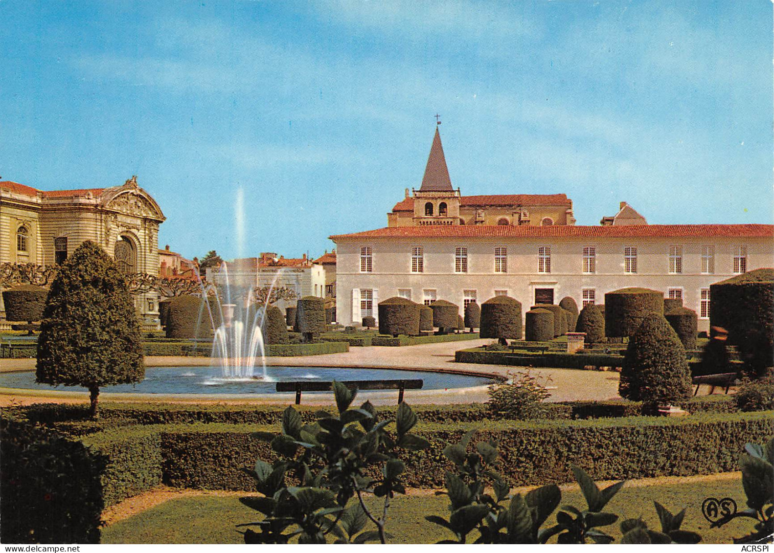 81 CASTRES Jets D'eau Théatre Musée GOYA Et Jardins Carte Vierge Non Circulé édition AS (Scans R/V) N° 45 \MO7051 - Castres