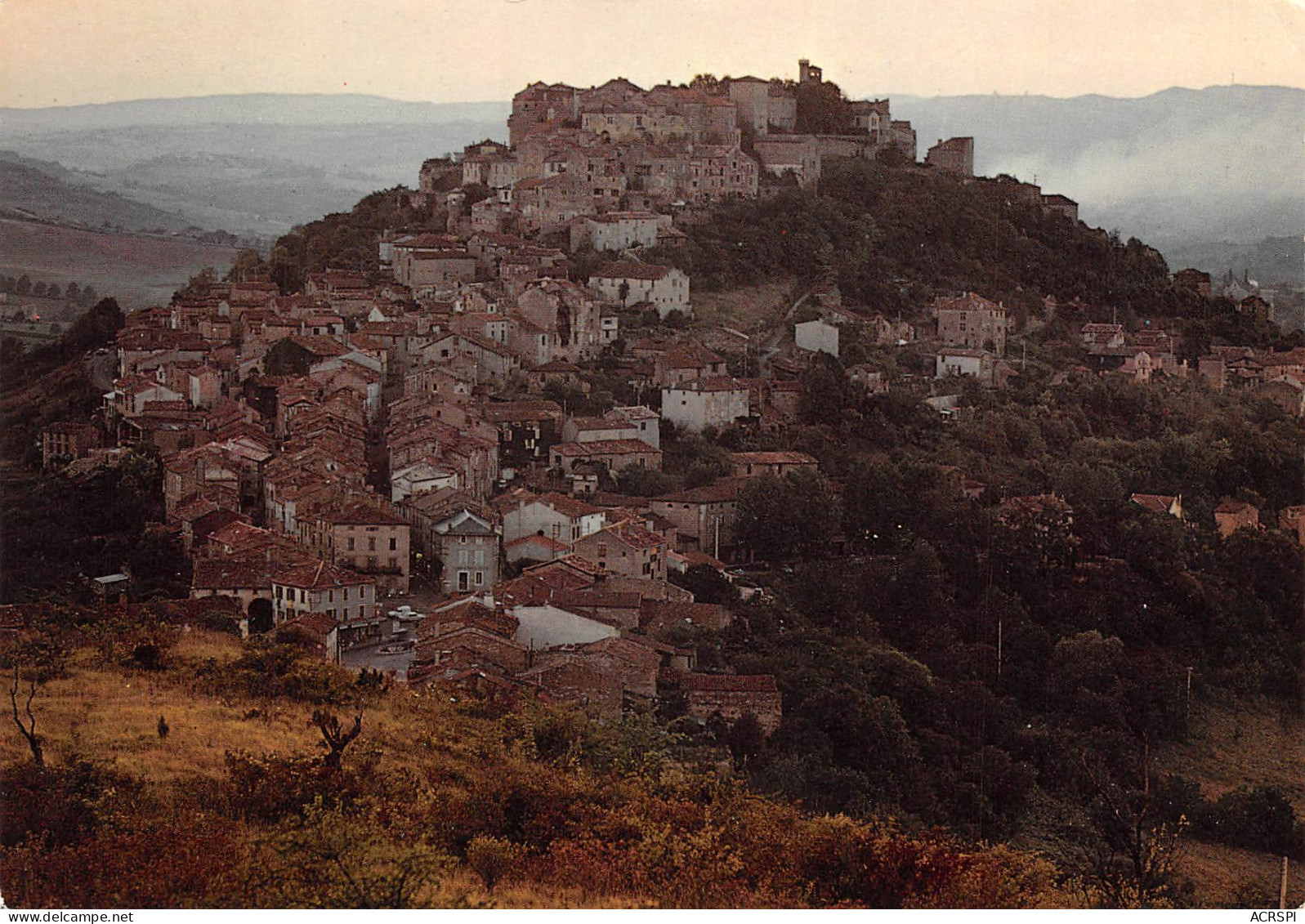 81 CORDES Sur CIEL Vue  Générale Carte Vierge Non Circulé édition TARGUEBAYRE (Scans R/V) N° 25 \MO7053 - Cordes