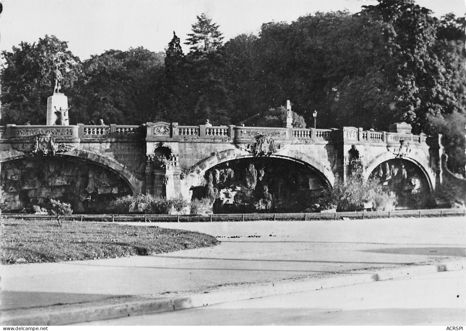 57 METZ Fontaine Monumentale Bordant La Terrasse  Carte Vierge Non Circulé éditions La Cigogne (Scans R/V) N° 2 \MO7067 - Metz