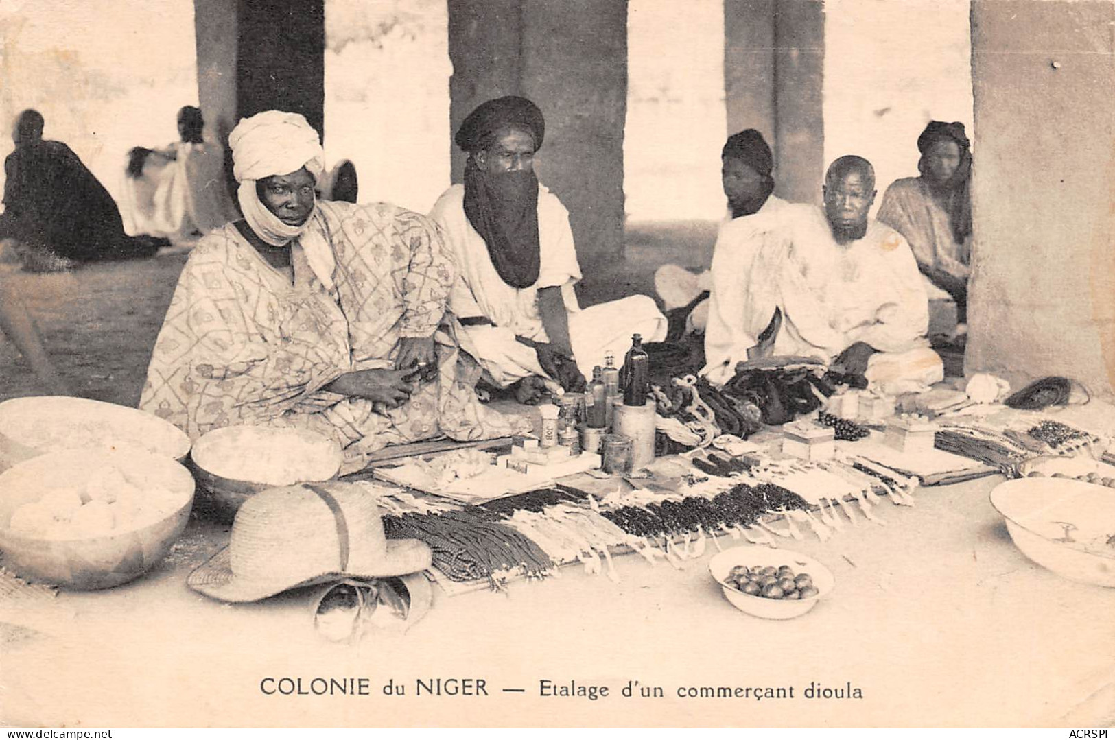 NIGER étalage D'un Commerçant Dioula Mandingue à Niamey édition Labitte (Scans R/V) N° 73 \MP7104 - Niger