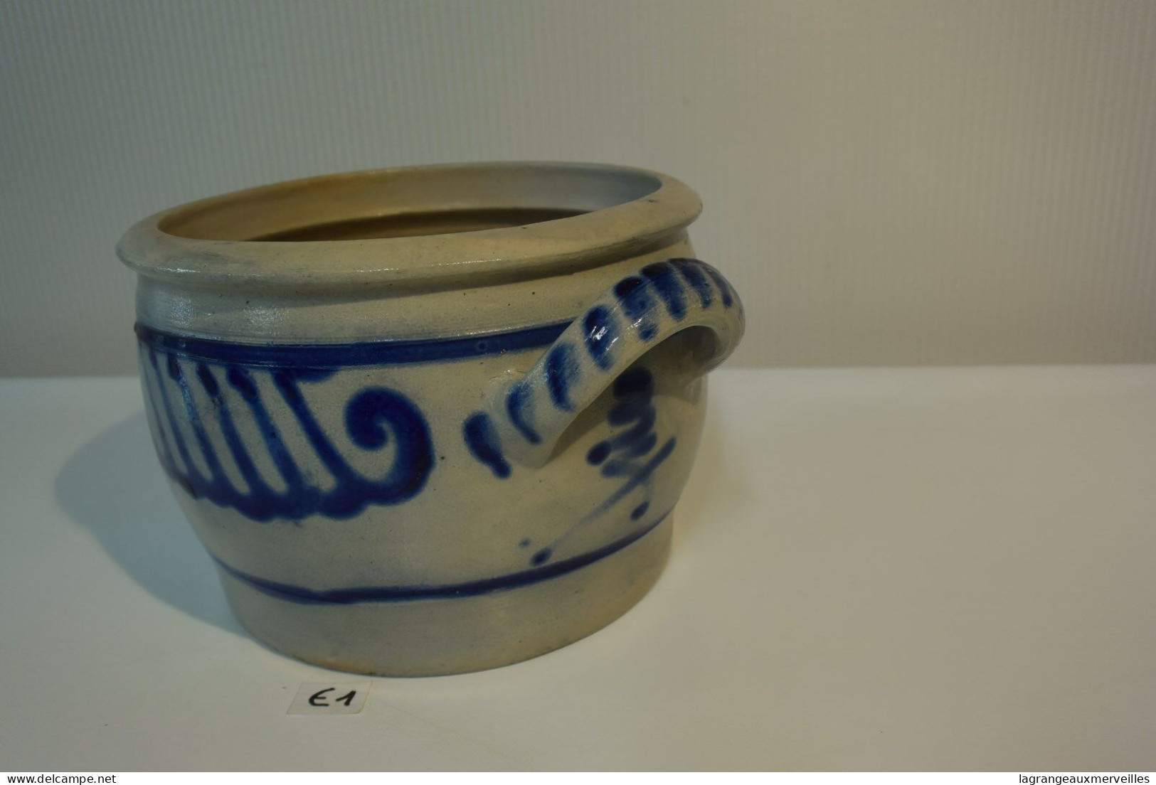 E1 Ancien Pot En Grés à Sel Bleu - Hedendaagse Kunst