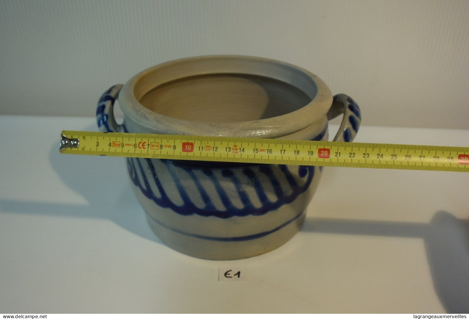 E1 Ancien Pot En Grés à Sel Bleu - Arte Contemporáneo