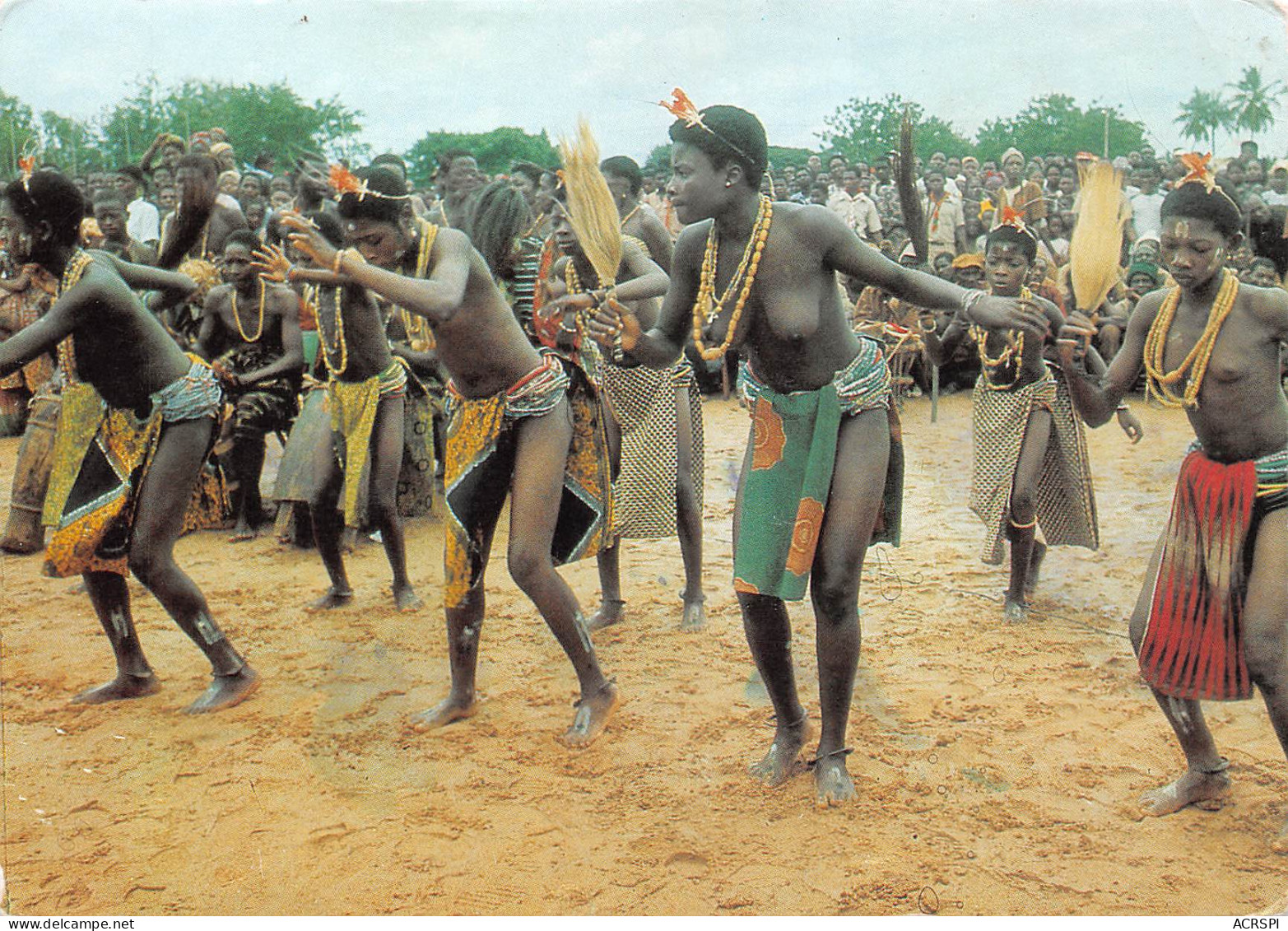 TOGO Lomé Danse Des Adjifossi Carte Vierge Non Circulé éd Office Du Tourisme (Scans R/V) N° 36 \MP7108 - Togo