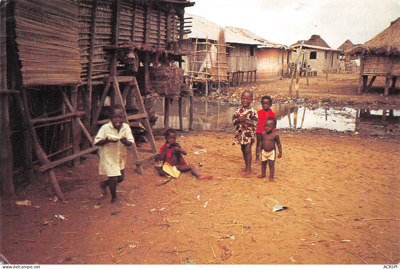 BENIN Ex Dahomey LAC NOKOUE Village Lacustre De SO TCHANHOUE Prés Ganvié Pilotis Enfants  (Scans R/V) N° 11 \MP7110 - Benin