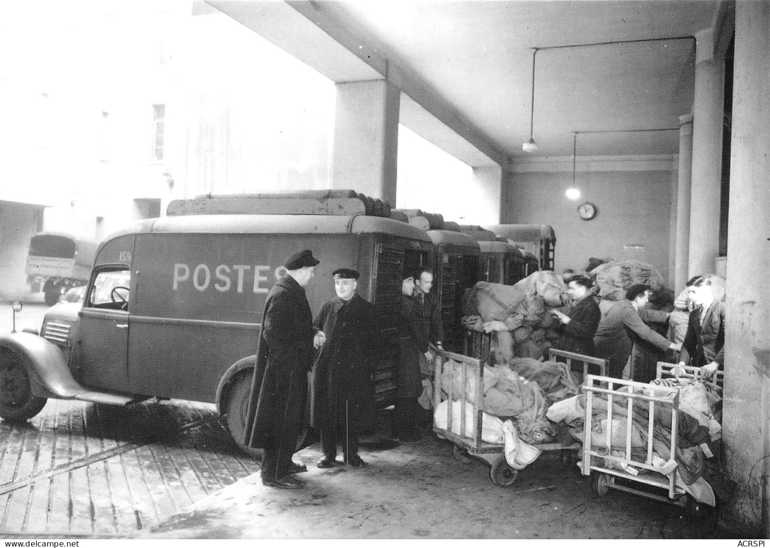 Paris 15e  Tri Par Quartiers En 1945  éditions Visualia Janvier 2011 Musée De La POSTE (2 Scans) N° 34 \MP7116 - Arrondissement: 15