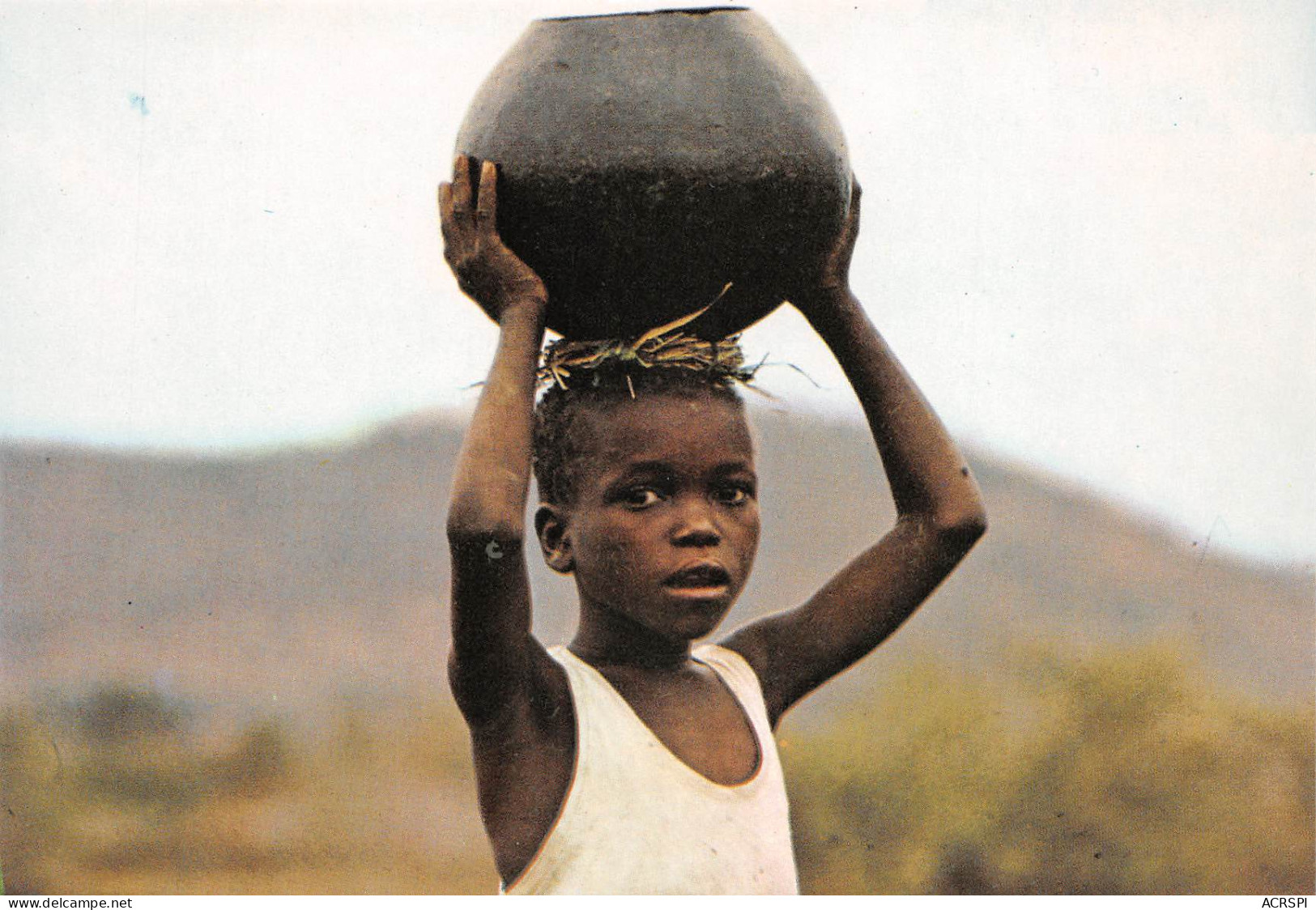 Zimbabwe  Rhodesia Child With Water Carrying Pot Publisher PVT HARARE (Scan R/V) N° 30 \MP7117 - Zimbabwe