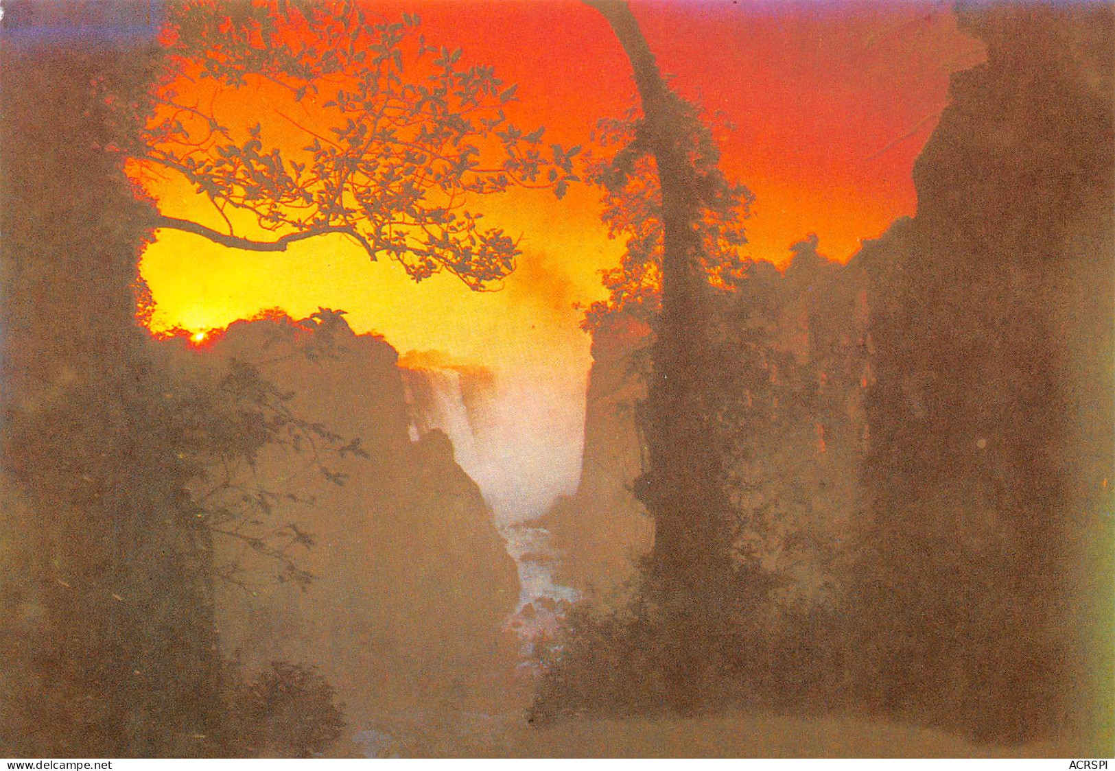Zimbabwe Rhodesia Victoria Falls At Sunrise Publisher PVT HARARE (Scan R/V) N° 31 \MP7117 - Simbabwe