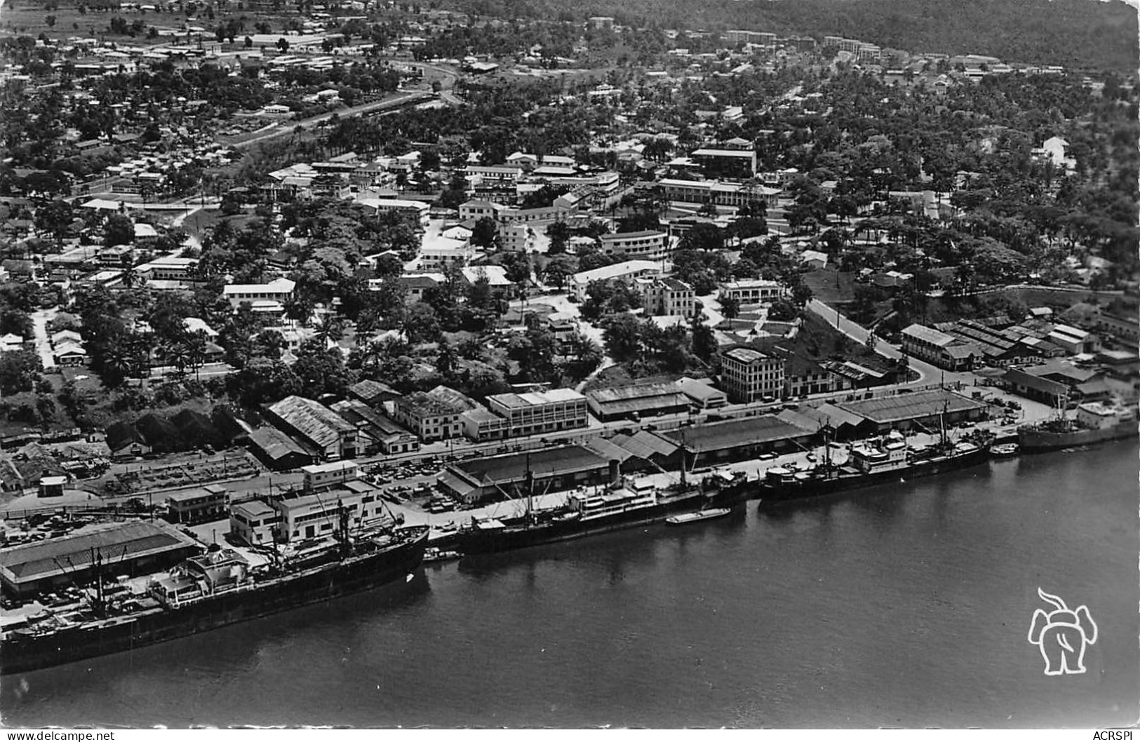 CAMEROUN DOUALA Le Port Et Le Quartier Bonanjo édition Prunet  (Scan R/V) N° 50 \MP7121 - Kamerun