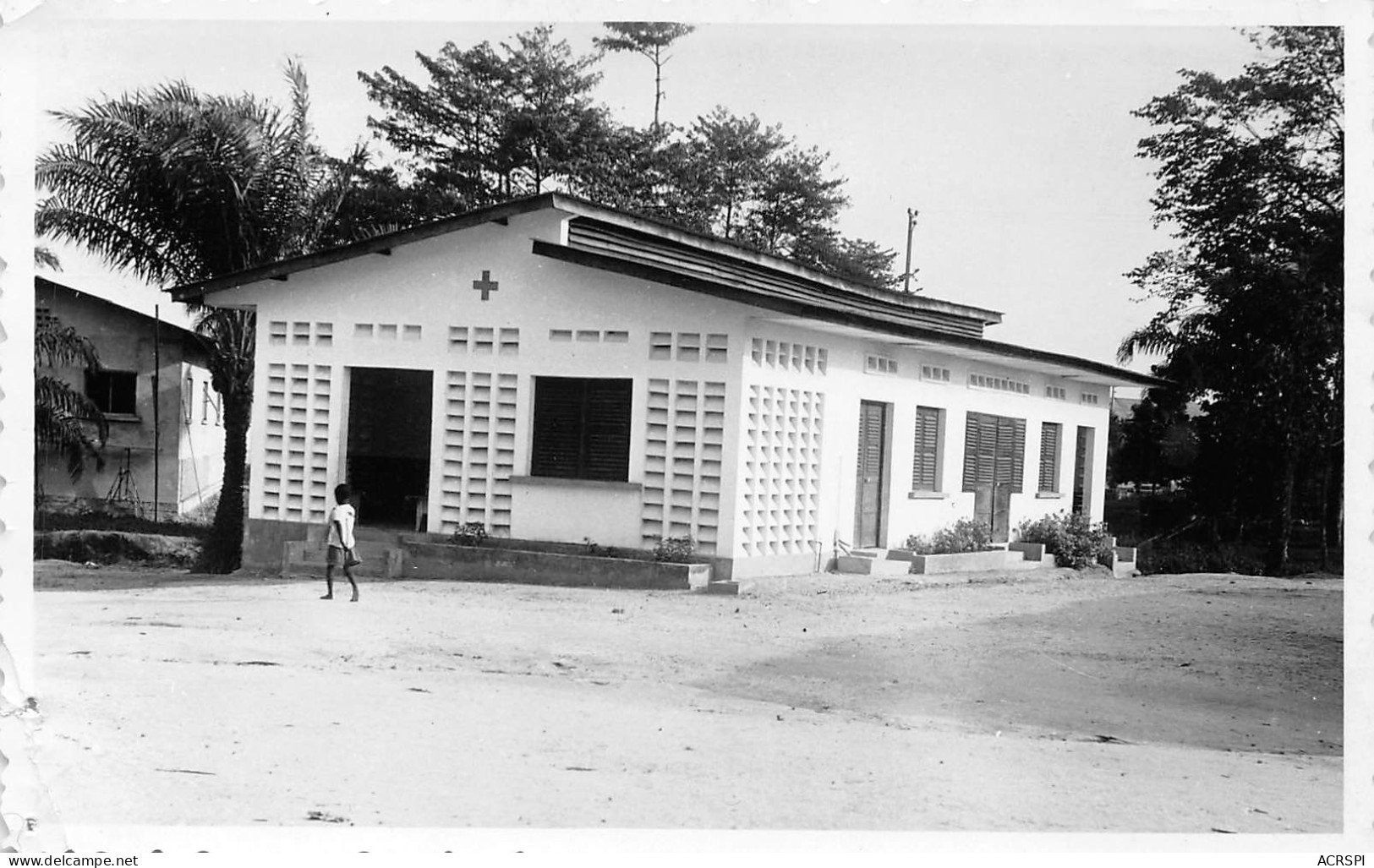 CAMEROUN DOUALA Le Dispensaire Protestant Photo Format Cpa 13,7 X 8,8cm (Scan R/V) N° 17 \MP7121 - Cameroon