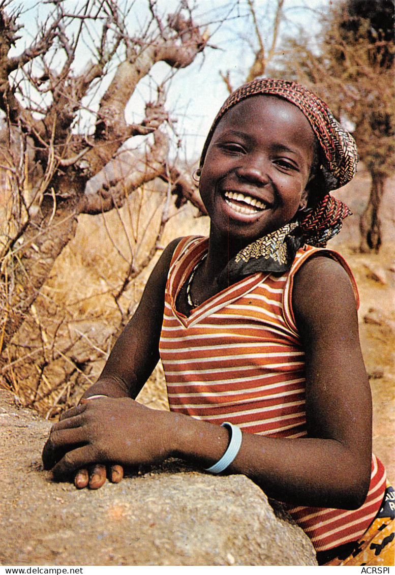 CAMEROUN MOKOLO Jeune Fille Du Village Carte Vierge Non Circulé édition KOZA  (Scan R/V) N° 21 \MP7122 - Camerun