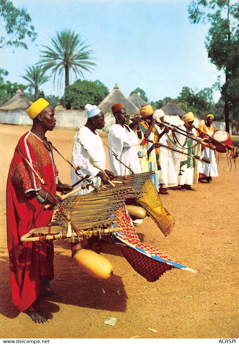 CAMEROUN Joueurs De Trompettes Nord Du Pays Carte Vierge Non Circulé (Scan R/V) N° 80 \MP7122 - Camerún