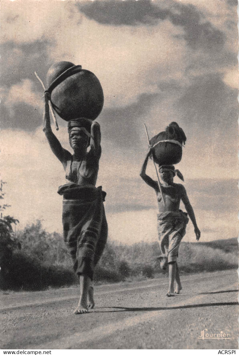 CAMEROUN N'GAOUNDERE Femmes De Ngaoundere éd Fournier Carte Vierge Non Circulé (Scan R/V) N° 49 \MP7122 - Camerun