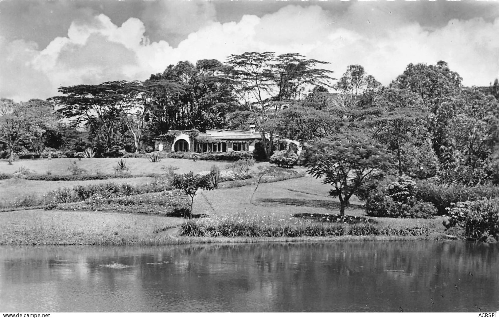 CAMEROUN Le Centre Touristique De BABADJOU éd IRIS Mexichrome Carte Vierge Non Circulé   (Scan R/V) N° 72 \MP7122 - Camerun