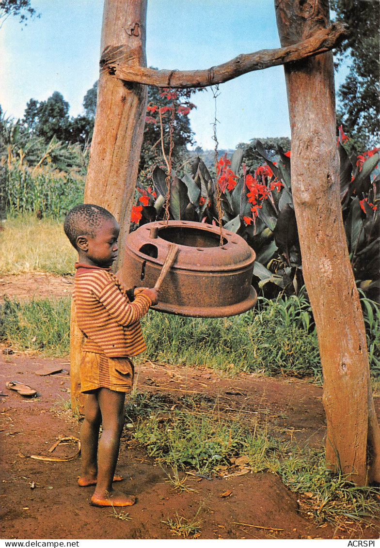 CAMEROUN Douala Bafoussam Rentrée Des Classes Au Village De Baméka Carte Vierge éd Tamdja  (Scan R/V) N° 16 \MP7123 - Cameroun