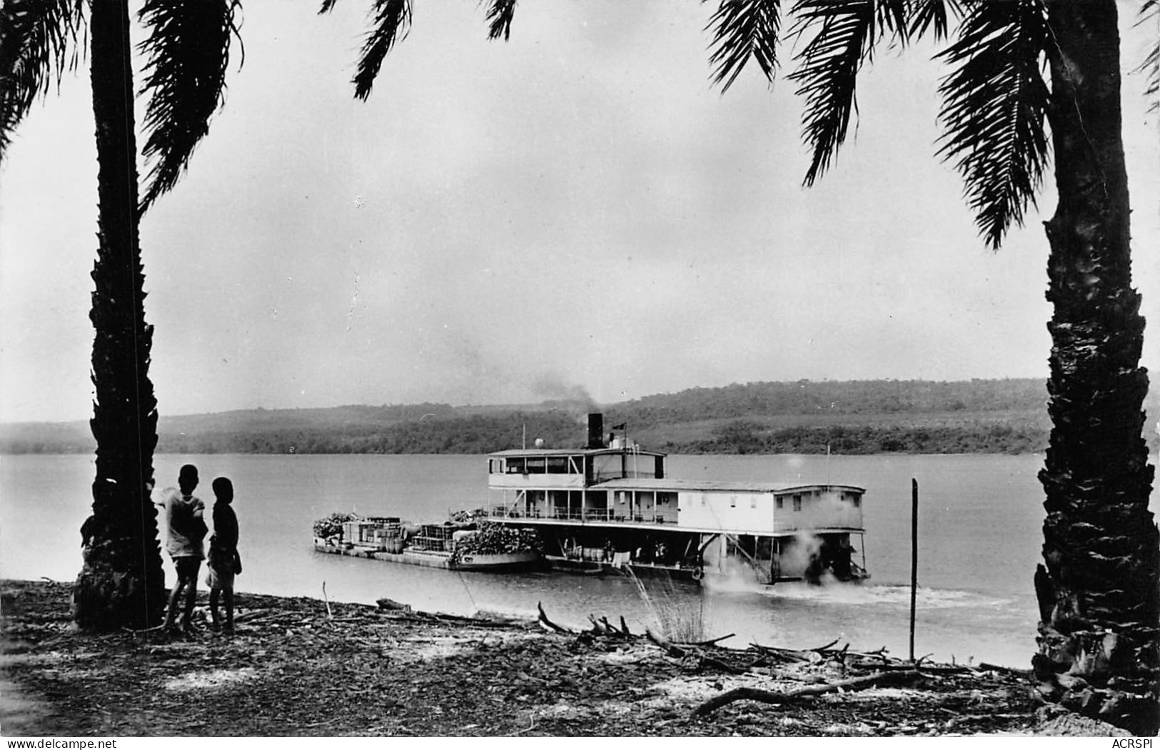 CONGO BRAZZAVILLE Vue Sur Le Congo Vapeur à Aube Barge Péniche Dos Vierge Non Circulé Hoa-Qui (Scan R/V) N° 35 \MP7124 - Brazzaville