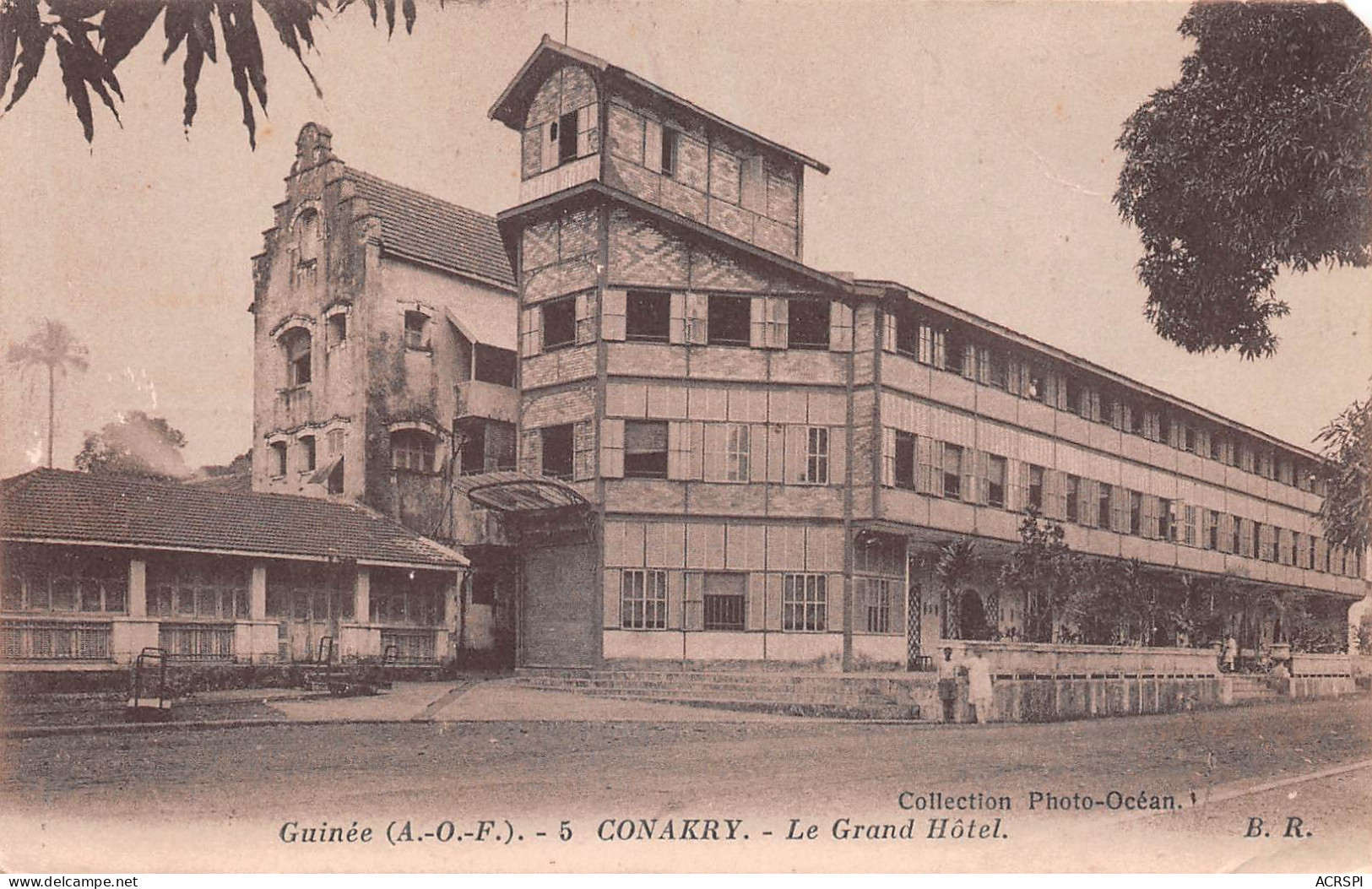 GUINEE Conakry  Le Grand Hôtel  Carte écrite  Non Circulé éd PhotoOcéan (Scan R/V) N° 50 \MP7132 - Guinée Française