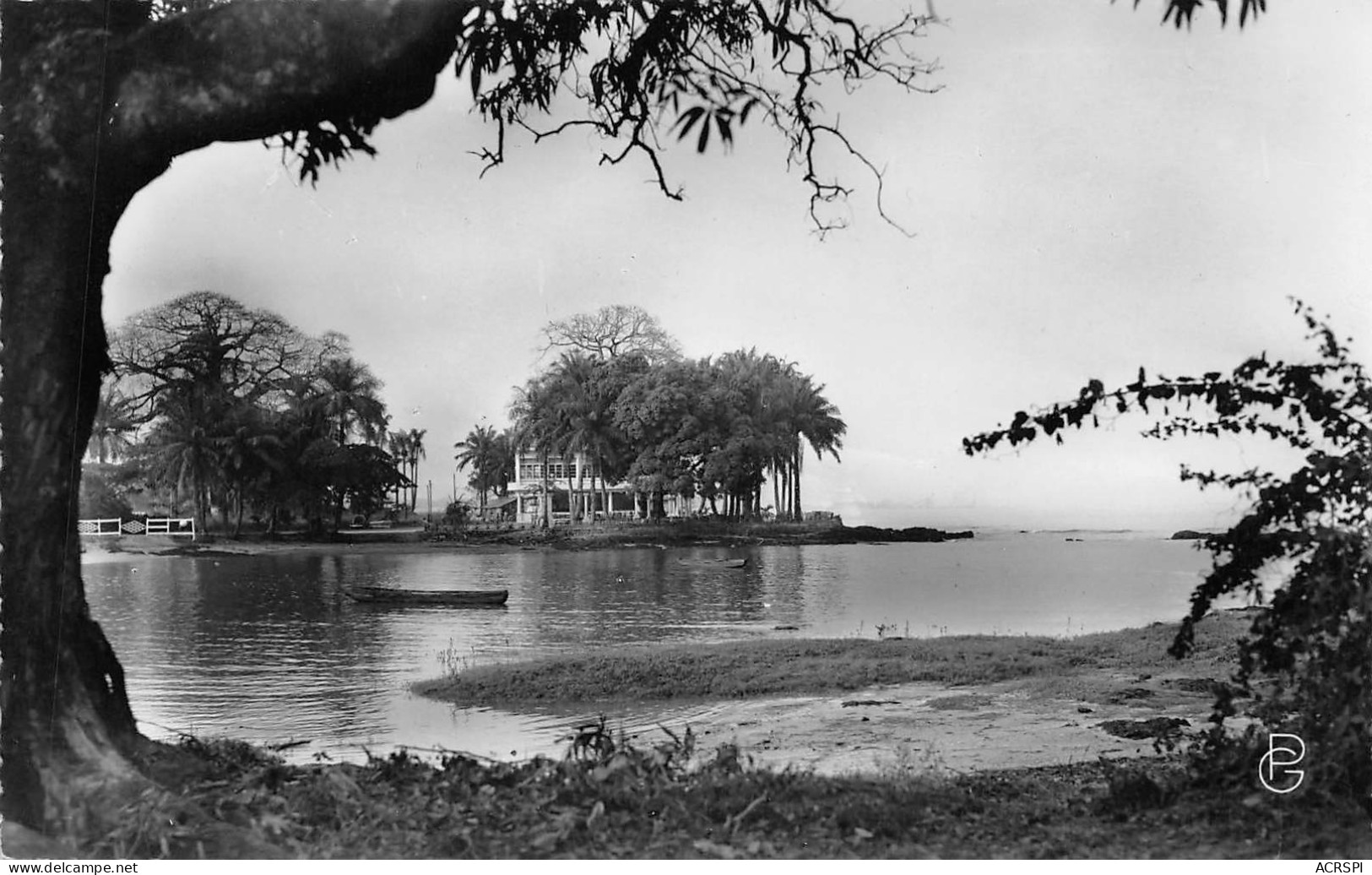 GUINEE Française CONAKRY Camayenne Plage Dos Vierge Non Voyagé éditeur P Garnier (Scan R/V) N° 37 \MP7133 - Guinea Francesa