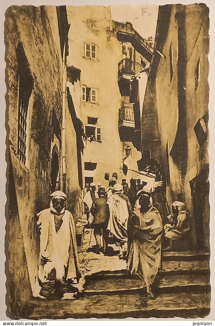 CONSTANTINE (Algérie) - Rue Echelle - Passants Dans Les Escaliers - Konstantinopel