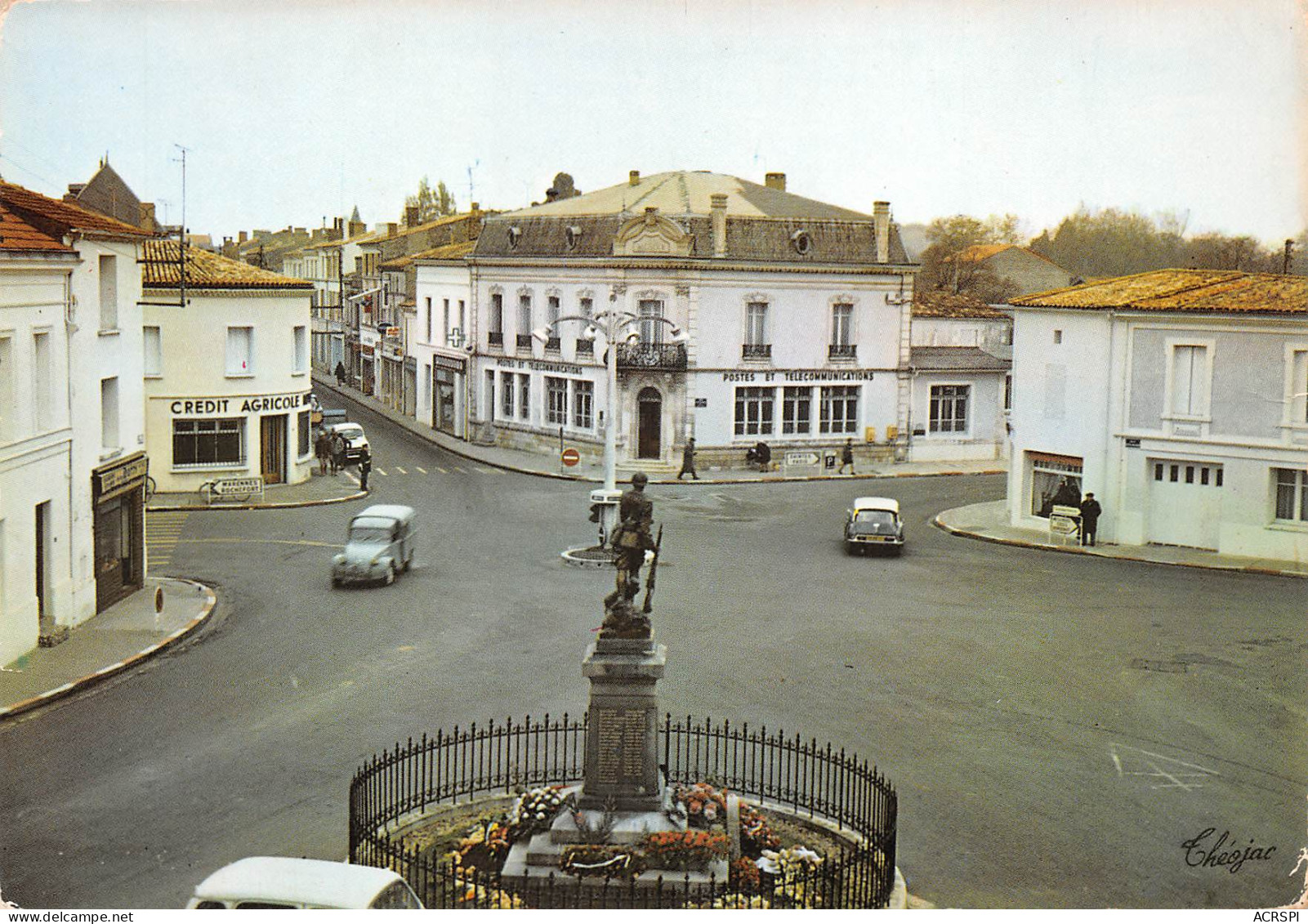 17  SAUJON La Place Denfert-Rochereau  (Scan R/V) N° 13 \MP7137 - Saujon