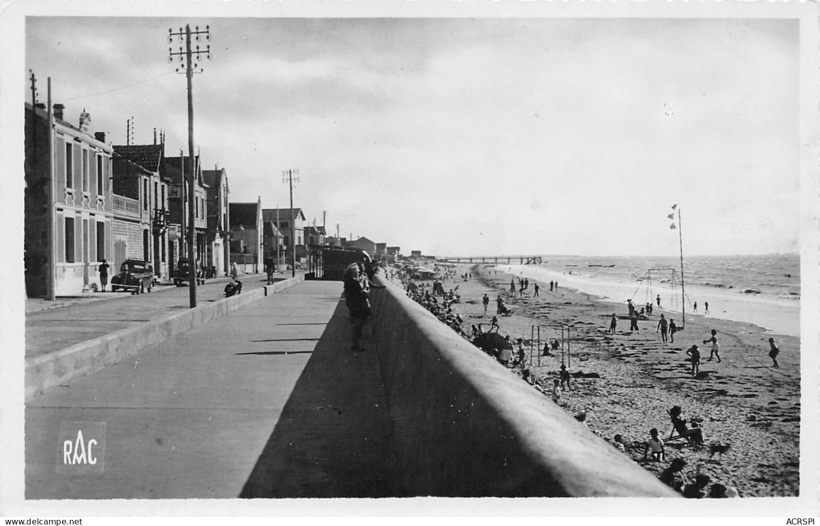 17 CHATELAILLON-PLAGE La Grande Plage Et Le Boulevard (Scan R/V) N° 44 \MP7139 - Châtelaillon-Plage