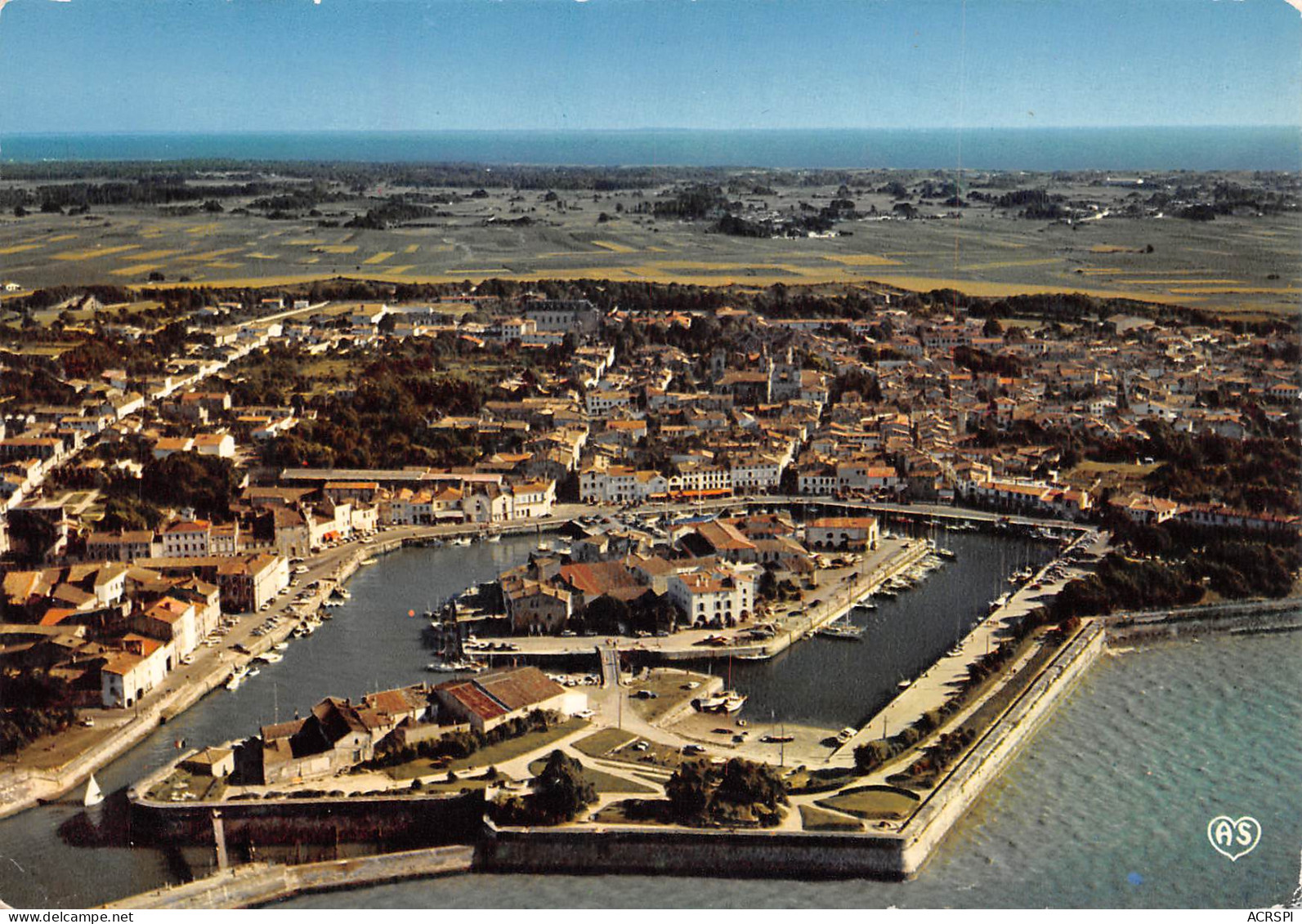 17 île De Ré SAINT-MARTIN-DE-RÉ  Vue Aérienne Sur Le Port Et Le Bassin  (Scan R/V) N°48 \MP7144 - Saint-Martin-de-Ré