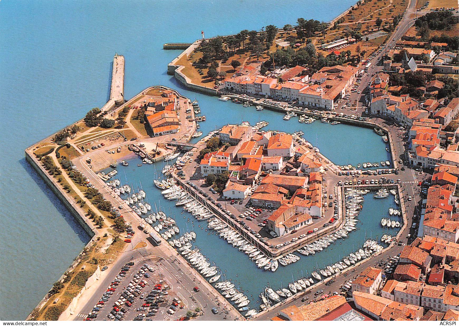 17 île De Ré SAINT-MARTIN-DE-RÉ  Vue Aérienne Générale Sur Le Port Et Le Bassin à Flot   (Scan R/V) N°50 \MP7144 - Saint-Martin-de-Ré