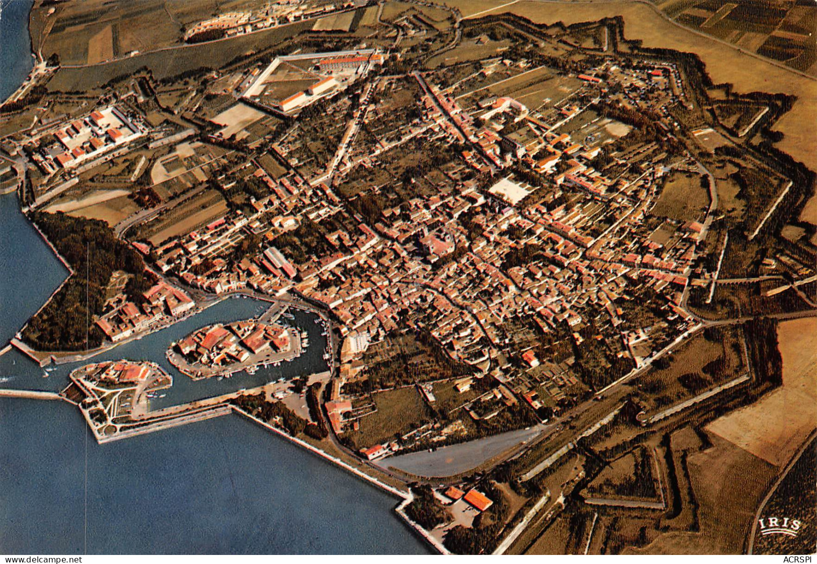 17 île De Ré SAINT-MARTIN-DE-RÉ  Vue Panoramique Sur Les Fortifications De VAUBAN (Scan R/V) N°53 \MP7144 - Saint-Martin-de-Ré