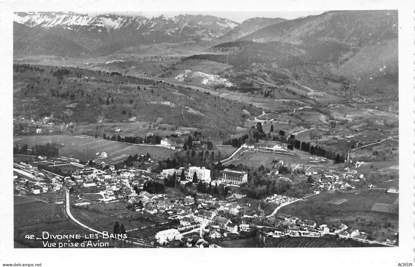 01 DIVONNE LES BAINS - Vue Prise D'avion  (Scan R/V) N° 68 \MP7150 - Divonne Les Bains