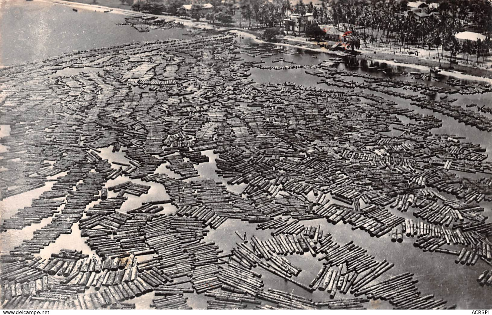 GABON PORT-GENTIL  Parc à Bois Sur La Rade Billes D'Acajou Carte Vierge Non Circulé éd Garnier (Scan R/V) N° 18 \MP7163 - Gabon