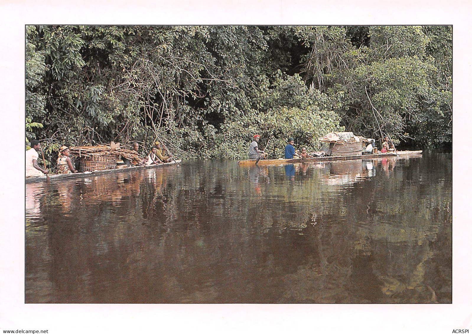 GABON  LAMBARENE Pirogues Sur L'Ogooué Ogoué (Scan R/V) N° 24 \MP7164 - Gabon