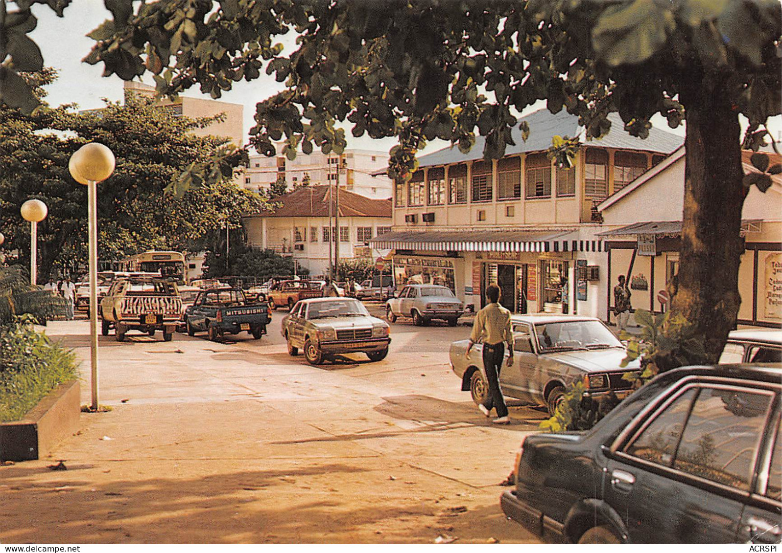 GABON LIBREVILLE  Le Centre Ville  édition TROPIC  (Scan R/V) N° 69 \MP7165 - Gabon