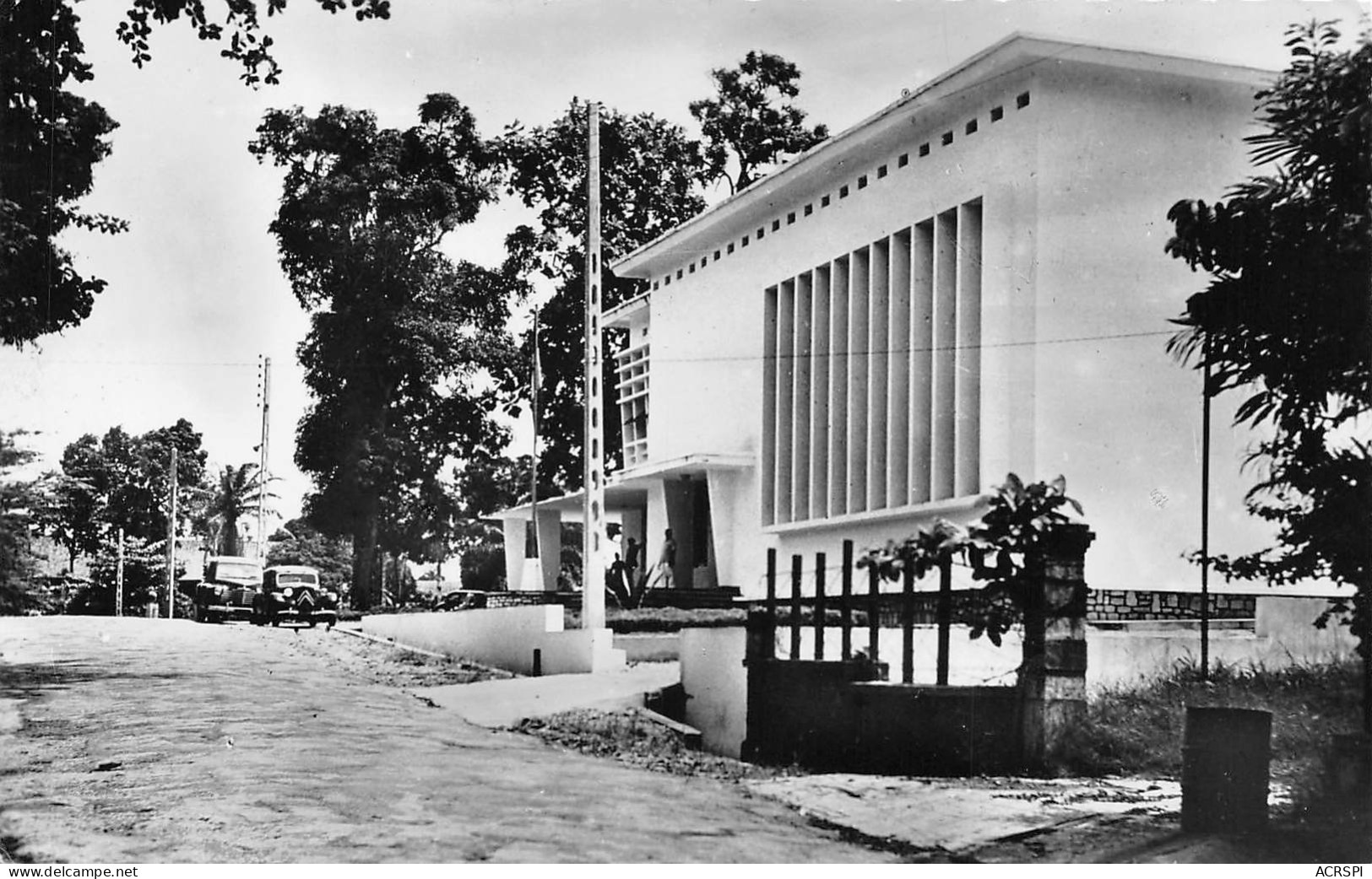 GABON LIBREVILLE  Palais De L'assemblée Territoriale édition Paraiso  (Scan R/V) N° 85 \MP7165 - Gabun