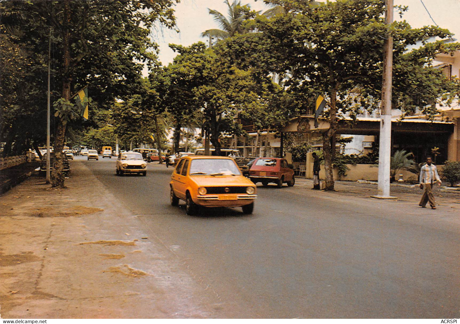 Gabon PORT-GENTIL  Avenue Du Centre Ville édition TROLEZ   (Scan R/V) N° 15 \MP7166 - Gabón