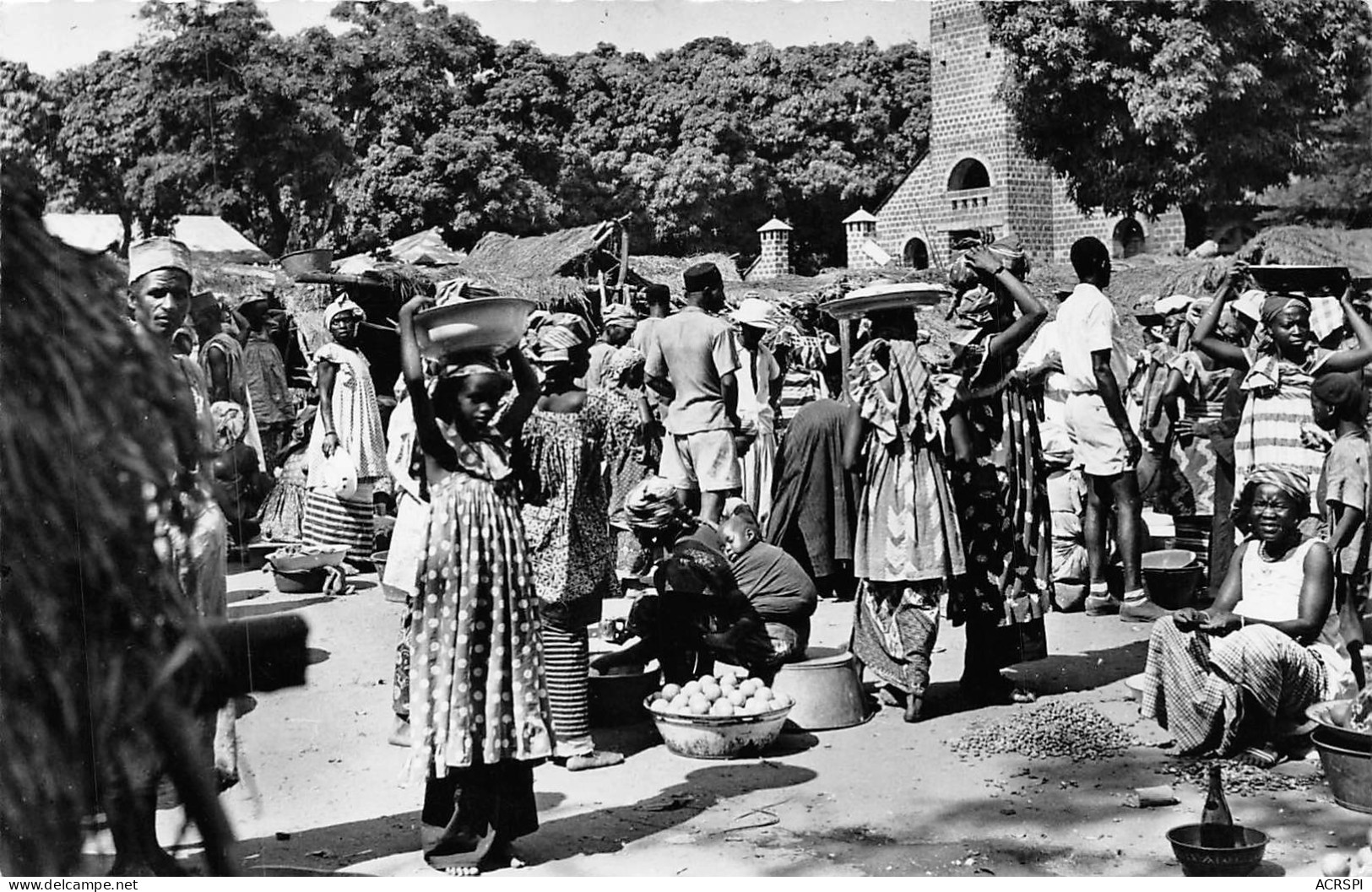 GUINEE  KINDIA Scène De Vie Au Marché   édition COGEX CONAKRY   (Scan R/V) N° 14 \MP7168 - French Guinea